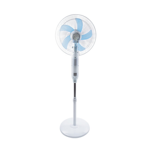 GloboStar® SOLARA-FAN 85355 Solar Fan Αυτόνομος Ηλιακός Επιδαπέδιος Ανεμιστήρας 25W 2 Λειτουργιών Ρεύματος με AC 220-240V ή με Φωτοβολταϊκό Panel 9V 12W & Επαναφορτιζόμενη Μπαταρία Li-ion 7.4V 4400mAh - 3 Ταχύτητες - Ενσωματωμένο USB 2.0 Charger Συσκευών - IP20 - Μ44 x Π37.5 x Υ132cm - Λευκό & Μπλε - 2 Years Warranty - Image 4