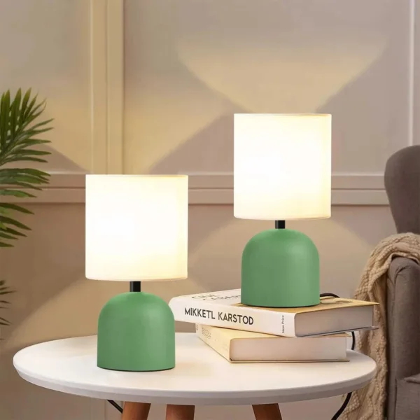 GloboStar® LOREN 204-0136 Μοντέρνο Eπιτραπέζιο Φωτιστικό Μονόφωτο 1 x E27 IP20 Πράσινο Μέταλλο με Μπεζ Ύφασμα - Μ15 x Π15 x Υ31cm - Image 3