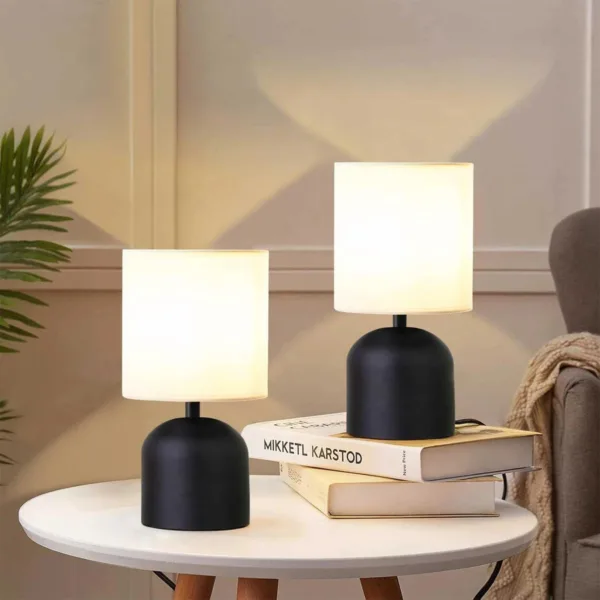 GloboStar® LOREN 204-0138 Μοντέρνο Eπιτραπέζιο Φωτιστικό Μονόφωτο 1 x E27 IP20 Μαύρο Μέταλλο με Μπεζ Ύφασμα - Μ15 x Π15 x Υ31cm - Image 3