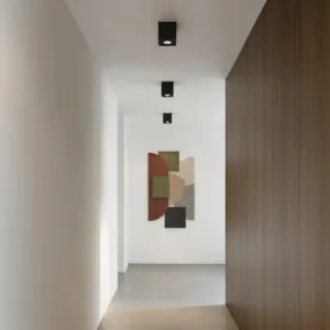 kelvo® AKIRA KLV-101-0028 Κινούμενο Φωτιστικό Downlight Σποτ για Λάμπα MR16 με Ντουί GU10 AC 220-240V IP20 - Μαύρο Ματ - Μ8 x Π8 x Υ10cm