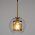 GloboStar® AVERY 00739 Μοντέρνο Κρεμαστό Φωτιστικό Μπάλα Μονόφωτο 1 x E27 IP20 Διάφανο Γυαλί με Χρυσό Μέταλλο - Μ18 x Π18 x Υ38cm - Image 2