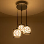 GloboStar® RAINELDA 01246 Μοντέρνο Κρεμαστό Φωτιστικό Πλέγμα Τρίφωτο 3 x E27 IP20 Μαύρο Μέταλλο με Λευκό Γυαλί - Μ60 x Π6 x Υ6cm - Image 2