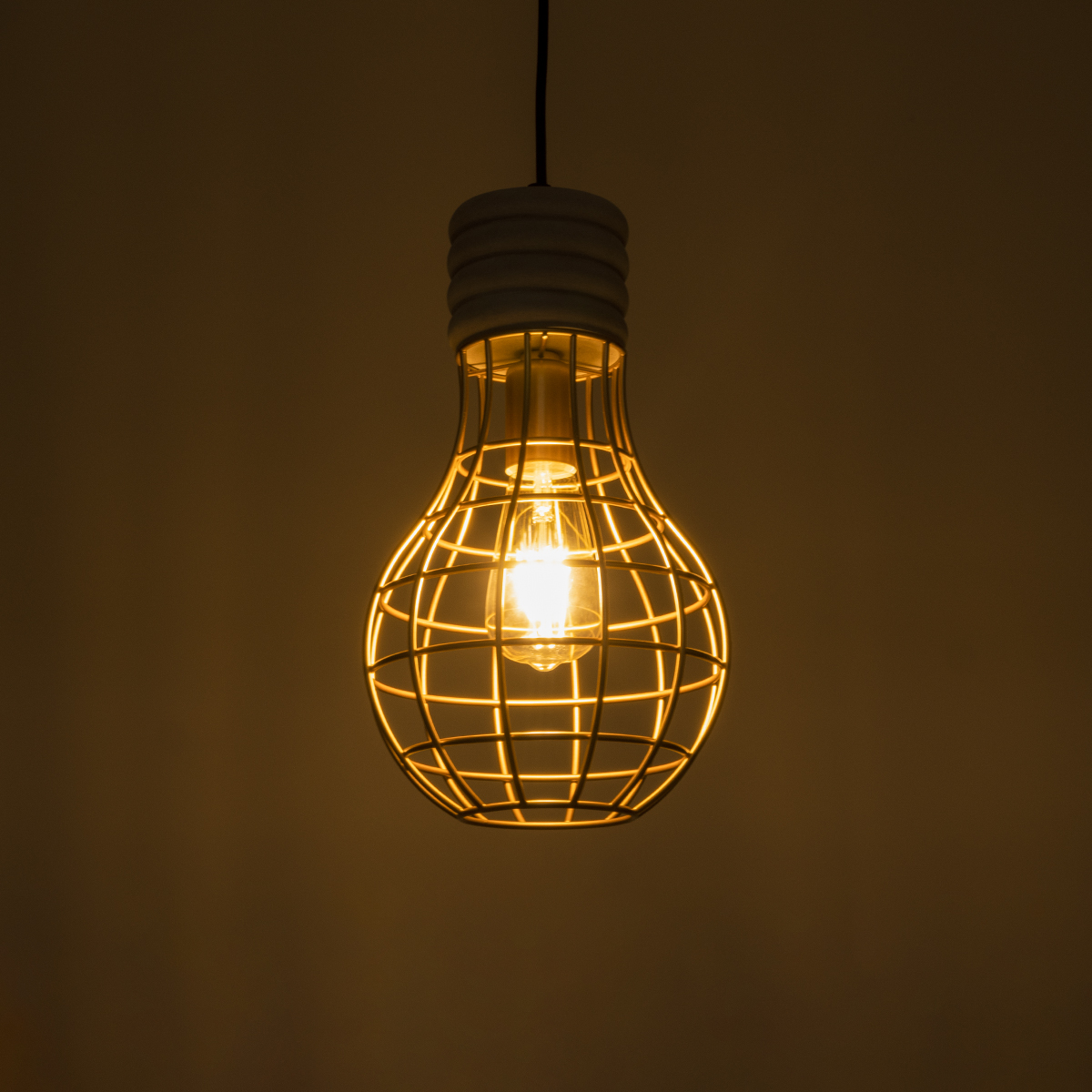 GloboStar® DURANT 01325 Μοντέρνο Κρεμαστό Φωτιστικό Πλέγμα Μονόφωτο 1 x E27 IP20 Γκρι Τσιμέντο με Χρυσό Μέταλλο - Μ20 x Π20 x Υ35cm - Image 2