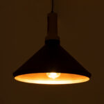 GloboStar® CALYPSO 01334-A Μοντέρνο Κρεμαστό Φωτιστικό Καμπάνα Μονόφωτο 1 x E27 IP20 Μαύρο & Χρυσό Μέταλλο με Μπεζ Ξύλο - Μ36 x Π36 x Υ30cm - Image 2