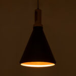 GloboStar® CALYPSO 01334-C Μοντέρνο Κρεμαστό Φωτιστικό Καμπάνα Μονόφωτο 1 x E27 IP20 Μαύρο & Χρυσό Μέταλλο με Μπεζ Ξύλο - Μ25 x Π25 x Υ40cm - Image 2