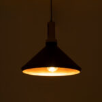 GloboStar® CALYPSO 01334 Μοντέρνο Κρεμαστό Φωτιστικό Καμπάνα Σετ Τρίφωτο 3 x E27 Μαύρο & Χρυσό Μέταλλο με Μπεζ Ξύλο - Μ110 x Π110 x Υ35cm - Image 2