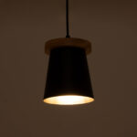 GloboStar® LANA 01424 Μοντέρνο Κρεμαστό Φωτιστικό Κύλινδρος Μονόφωτο 1 x E27 IP20 Μαύρο Μέταλλο με Καρυδί Ξύλο - Μ13 x Π13 x Y17cm - Image 2