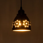 GloboStar® COOLIE 01479 Μοντέρνο Κρεμαστό Φωτιστικό Μονόφωτο Καμπάνα 1 x E27 IP20 Μαύρο & Χρυσό Μέταλλο - Μ12.5 x Π12.5 x Υ11.5cm - Image 2