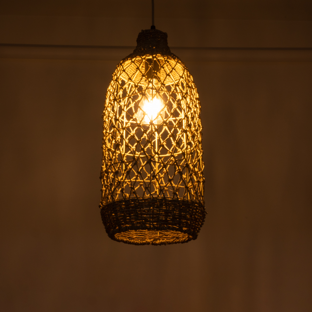 GloboStar® ECUADOR 02116 Boho Κρεμαστό Φωτιστικό Πλέγμα Μονόφωτο 1 x E27 IP20 Μπεζ Rattan - Μ23 x Π23 x Υ50cm - Image 2