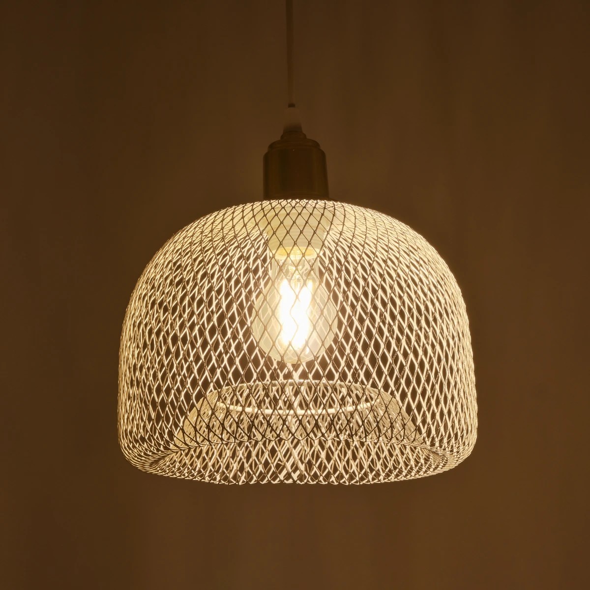 GloboStar® GLOZIA 201-0017 Μοντέρνο Κρεμαστό Φωτιστικό Πλέγμα Μονόφωτο 1 x E27 IP20 Λευκό & Χρυσό Μέταλλο - Μ26x Π26 x Υ70cm - Image 2