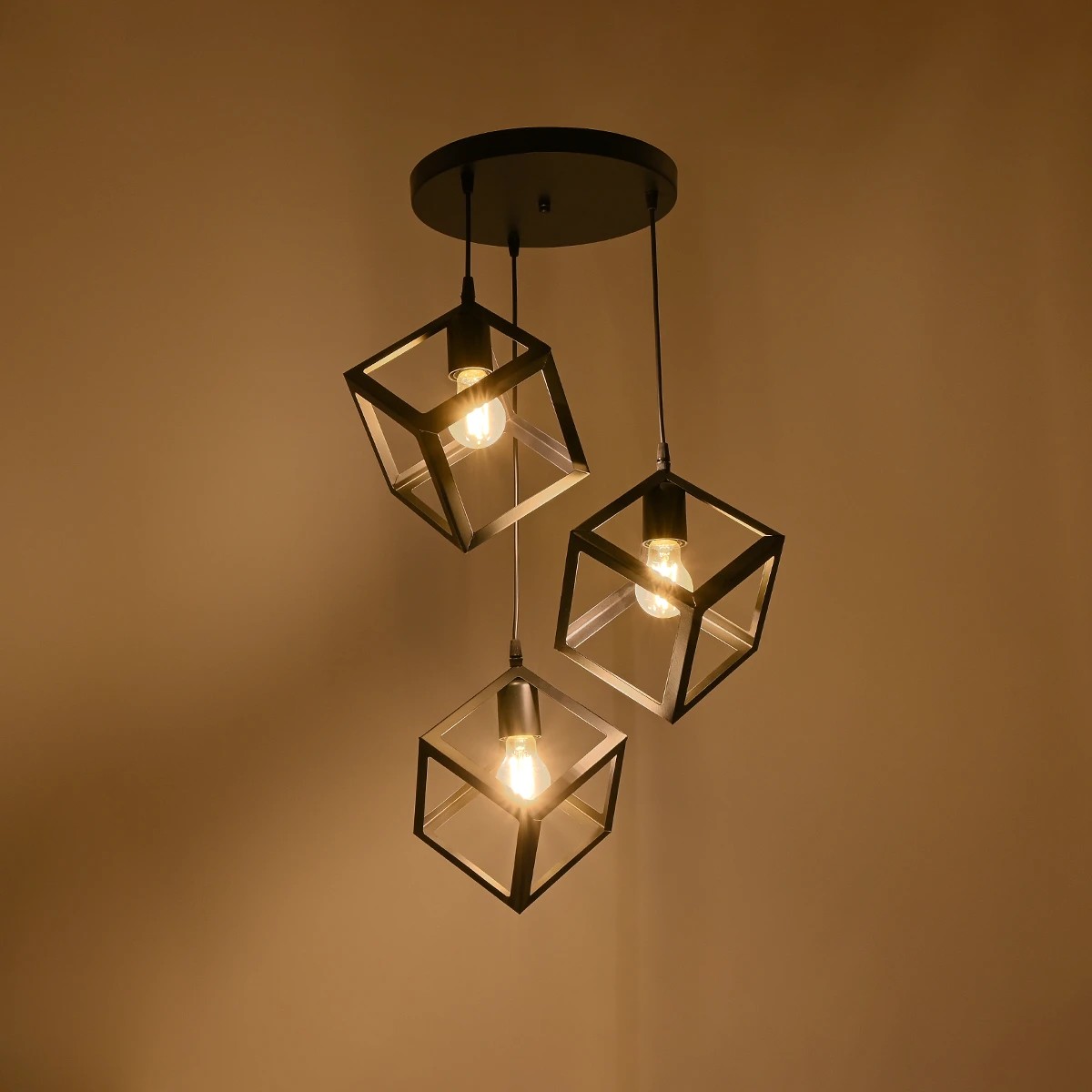 GloboStar® DISE 201-0051 Μοντέρνο Κρεμαστό Φωτιστικό Κύβος Τρίφωτο 3 x E27 IP20 Μαύρο Μέταλλο - Φ40 x Υ90cm - Image 2