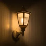 GloboStar® ENGLAND 202-0012 Vintage Επιτοίχιο Φωτιστικό Φαναράκι Μονόφωτο 1 x E27 IP44 Λευκό Πλαστικό - Μ20 x Π20 x Υ30cm - Image 2