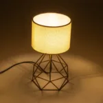 GloboStar® SHAPE 202-0058 Μοντέρνο Eπιτραπέζιο Φωτιστικό Μονόφωτο 1 x E27 IP20 Χρυσό Μέταλλο με Λευκό Ύφασμα - Μ40 x Π40 x Υ27cm - Image 2