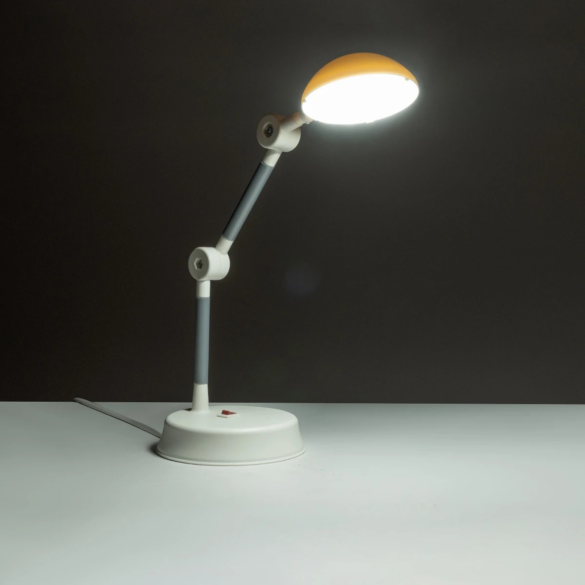 GloboStar® 202-0062 Μοντέρνο Επιτραπέζιο Φωτιστικό LED 6W 540lm 120° AC220-240V IP20 Ψυχρό Λευκό 6000K Λευκό Πλαστικό - Μ20 x Π14.5 xΥ33cm - 2 Χρόνια Εγγύηση - Image 2