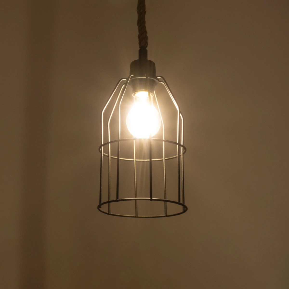 GloboStar® TALAH 203-0009 Vintage Κρεμαστό Φωτιστικό Σχοινί Μονόφωτο 1 x E27 IP20 Μαύρο Μέταλλο με Μπεζ Σχοινί - Μ15.5 x Π15.5 x Υ30cm - Image 2