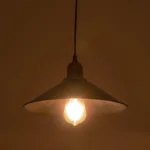 GloboStar® FERRO 203-0082 Μοντέρνο Κρεμαστό Φωτιστικό Καμπάνα Μονόφωτο 1 x E27 IP20 Μαύρο & Μπρούτζινο Πλαστικό - Μ30 x Π30 x Υ15cm - Image 2