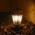 GloboStar® SOLME 203-0218 Vintage Καρφωτό Φωτιστικό Φαναράκι Μονόφωτο 1 x E27 IP44 Χάλκινο Πλαστικό Σώμα - Μ15 x Π15 x Υ50cm - Image 2