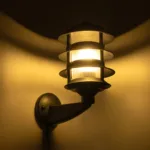 GloboStar® LANTERNA 203-0244 Μοντέρνο Επιτοίχιο Φωτιστικό Φαναράκι Μονόφωτο 1 x E27 IP44 Μαύρο Πλαστικό Σώμα - Μ24 x Π16 x Υ27.5cm - Image 2