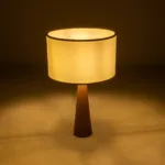 GloboStar® COBRA 204-0066 Μοντέρνο Eπιτραπέζιο Φωτιστικό Μονόφωτο 1 x E27 IP20 Καφέ Ξύλο με Μπεζ Ύφασμα - Μ24 x Π24 x Υ38cm - Image 2