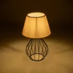 GloboStar® CLASS 204-0079 Μοντέρνο Eπιτραπέζιο Φωτιστικό Μονόφωτο 1 x E27 IP20 Μαύρο Μέταλλο με Μπεζ Ύφασμα - Μ22 x Π22 x Υ36cm - Image 2