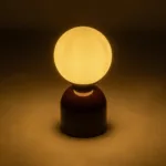 GloboStar® MAGIC 204-0135 Μοντέρνο Eπιτραπέζιο Φωτιστικό Μονόφωτο 1 x E27 IP20 Κόκκινο Μέταλλο με Λευκό Γυαλί - Μ13 x Π13 x Υ28cm - Image 2