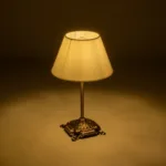 GloboStar® AΝΤΙQUE 204-0142 Vintage Eπιτραπέζιο Φωτιστικό Μονόφωτο 1 x E27 IP20 Μπρούτζινο Μέταλλο με Λευκό Ύφασμα - Μ22 x Π22 x Υ38cm - Image 2