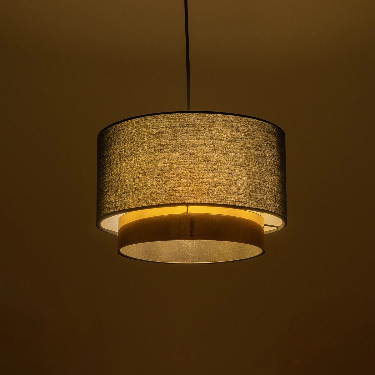 GloboStar® BASIL 204-0174 Μοντέρνο Κρεμαστό Φωτιστικό Kαπέλο Μονόφωτο 1 x E27 IP20 Μαύρο & Χρυσό Ύφασμα - Μ30 x Π30 x Υ20cm - Image 2