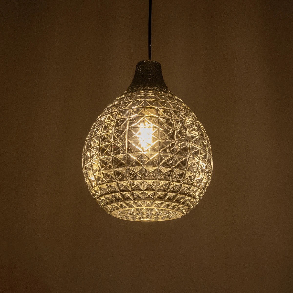 GLOBOSTAR® BASTIK 206-0026 Μοντέρνο Κρεμαστό Φωτιστικό Οροφής με Ντουί 1 x E27 AC 220-240V IP20 - Μαύρο Φιμέ - Μ22 x Π22 x Υ26cm - Image 2