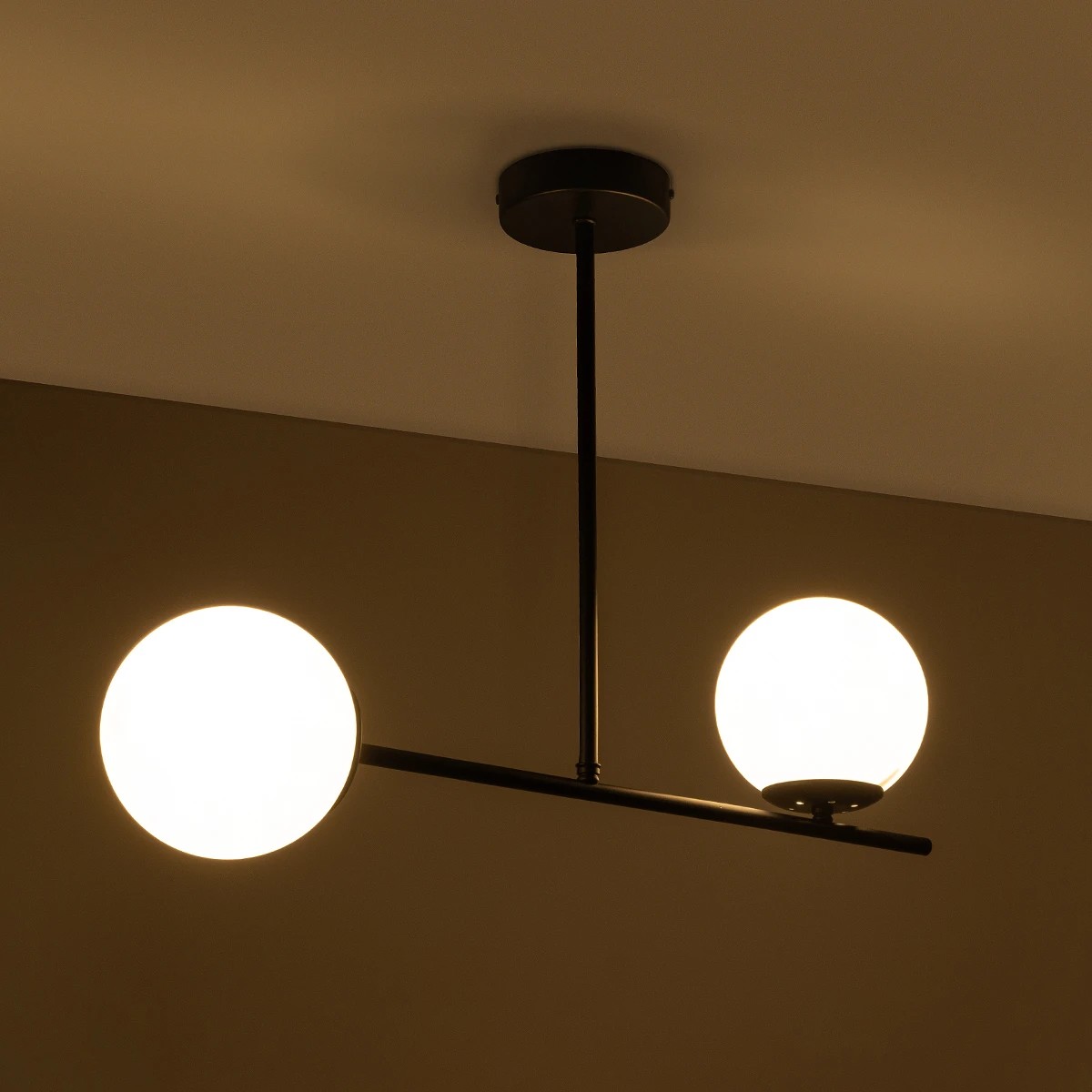 GLOBOSTAR® GLOBUS 201-0118 Μοντέρνο Φωτιστικό Οροφής με Ντουί 2 x E27 AC 220-240V IP20 - Μαύρο & Λευκό - Μ65 x Π15 x Υ23cm - Image 2