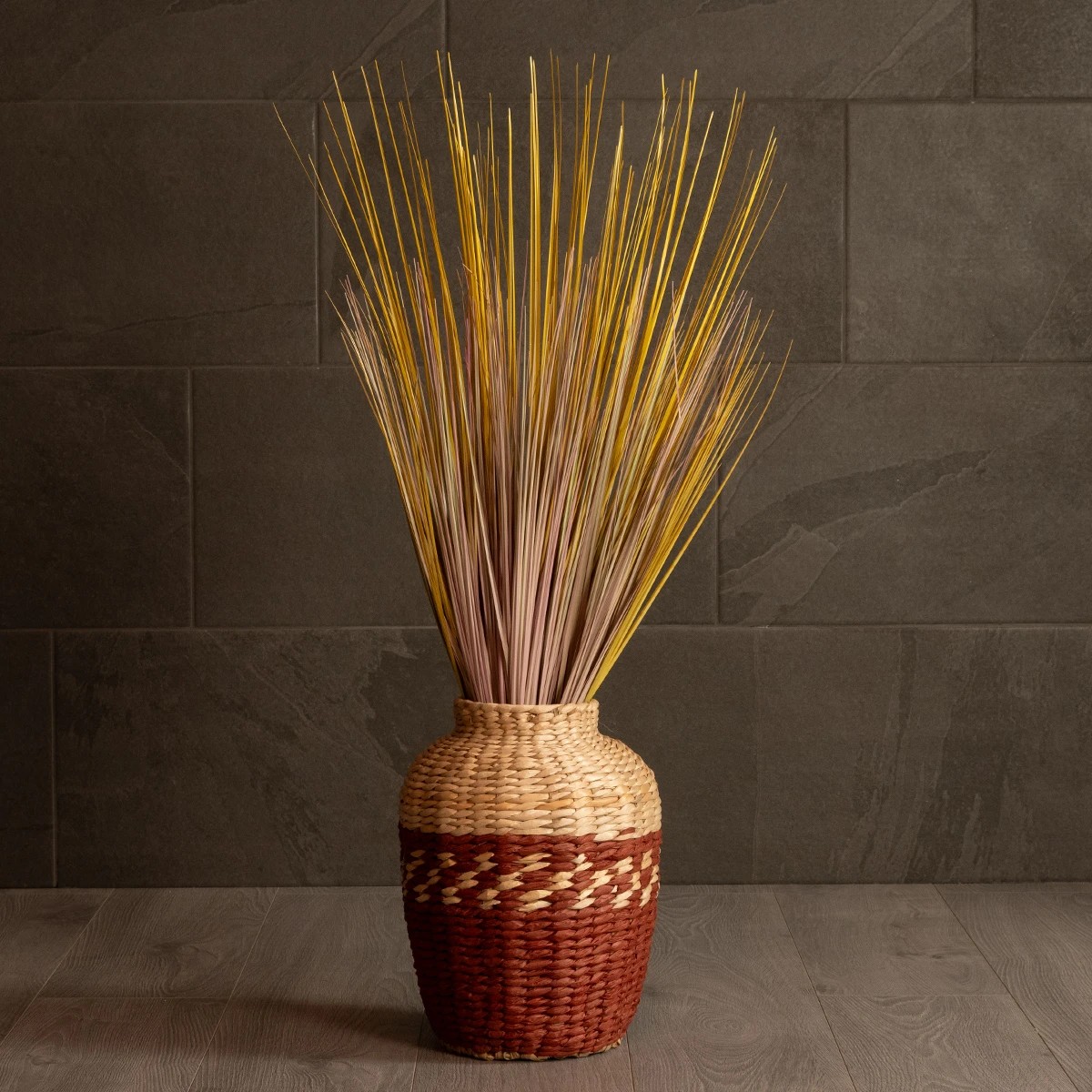 GloboStar® Artificial Garden TOULOUSE 21225 Διακοσμητικό Πλεκτό Καλάθι - Κασπώ Γλάστρα - Flower Pot Μπεζ με Κόκκινο Π25 x M25 x Υ32cm - Image 6