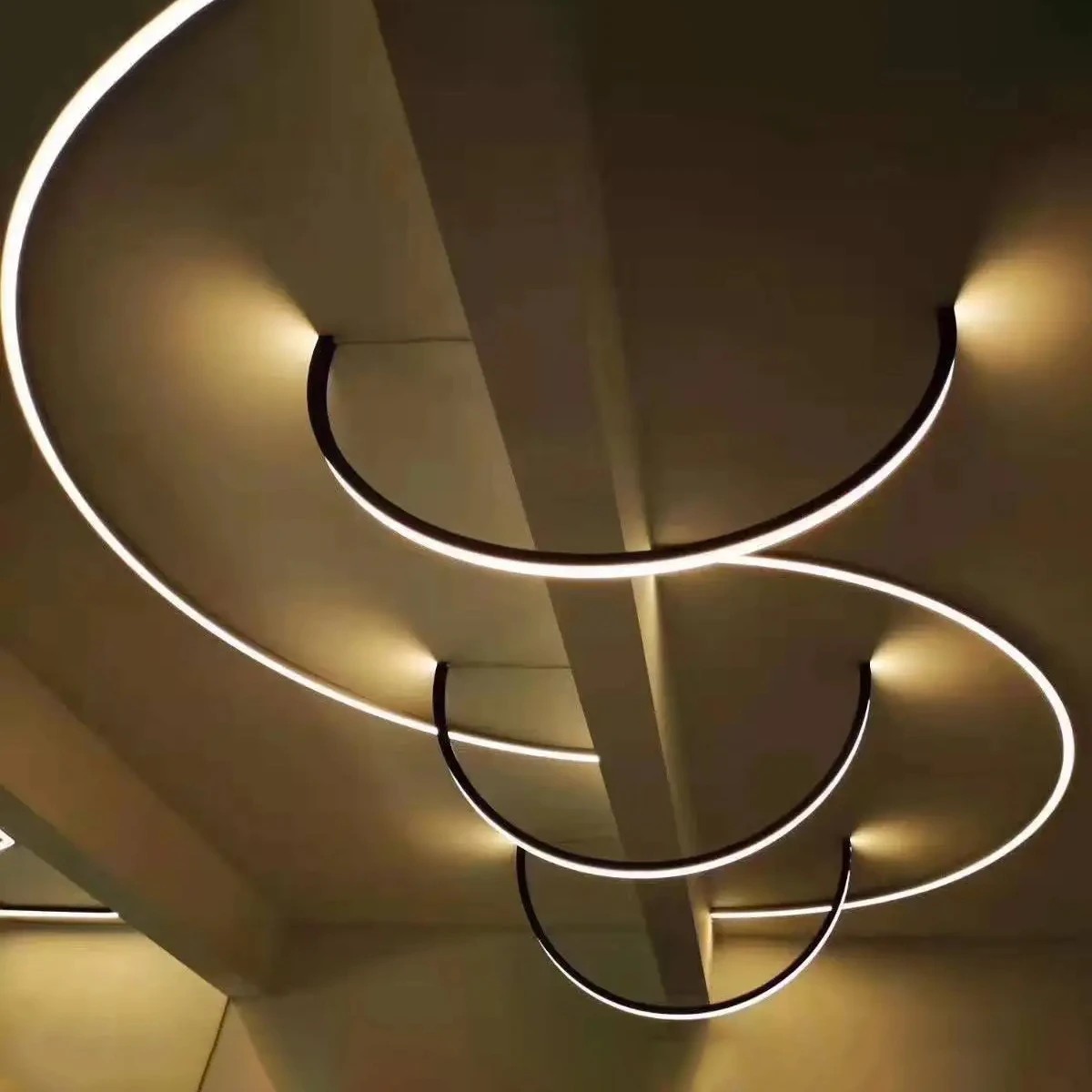 GLOBOSTAR® ALP-LINEAR CURBARIO 70863-1M Επιφανειακό Εύκαμπτο Προφίλ Αλουμινίου με Λευκό Γαλακτερό Πατητό Κάλυμμα για Ταινίες LED IP20 - Λευκό - Μ100 x Π1.7 x Υ0.5cm - Image 6