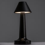 GloboStar® MOLLY 76515 Μοντέρνο Επιτραπέζιο Φωτιστικό Πορτατίφ LED 1.5W 105lm 120° DC 5V Επαναφορτιζόμενο με Μπαταρία Li-ion 1800mAh - Διακόπτη Αφής με 3 Εντάσεις Φωτισμού Θερμό Λευκό 2700K Dimmable - Φ10 x 23cm - Μαύρο - Image 2