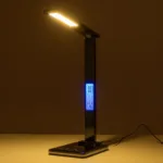 GLOBOSTAR® ZENTIME 76564 Μοντέρνο Επιτραπέζιο Φωτιστικό Γραφείου με Ασύρματη Φόρτιση 10W 2A & Ψηφιακό Ρολόι LED 3.5W 350lm 120° DC 5V με USB-C IP20 Ρυθμιζόμενο Λευκό CCT με Αφή 2700K/4500K/6000K Dimmable - Sanan SMD Chip - Μαύρο - Μ13 x Π25 x Υ50cm - 2 Χρόνια Εγγύηση - Image 16