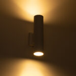 GloboStar® WALLY 77871 Φωτιστικό Τοίχου - Απλίκα Αρχιτεκτονικού Φωτισμού Εσωτερικού/Εξωτερικού Χώρου Up & Down Δίφωτο 2 x GU10 AC220-240V Αδιάβροχο IP65 - Σώμα Αλουμινίου & Tempered Glass - Μ6.4 x Π11 x Υ25cm - Λευκό - 5 Years Warranty - Image 7