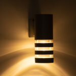 GloboStar® ORION 77884 Φωτιστικό Τοίχου - Απλίκα Αρχιτεκτονικού Φωτισμού Εσωτερικού/Εξωτερικού Χώρου Up or Down Μονόφωτο 1 x GU10 AC220-240V Αδιάβροχο IP65 - Σώμα Αλουμινίου & Tempered Glass - Μ9 x Π15 x Υ23.2cm - Ασημί - 5 Years Warranty - Image 7