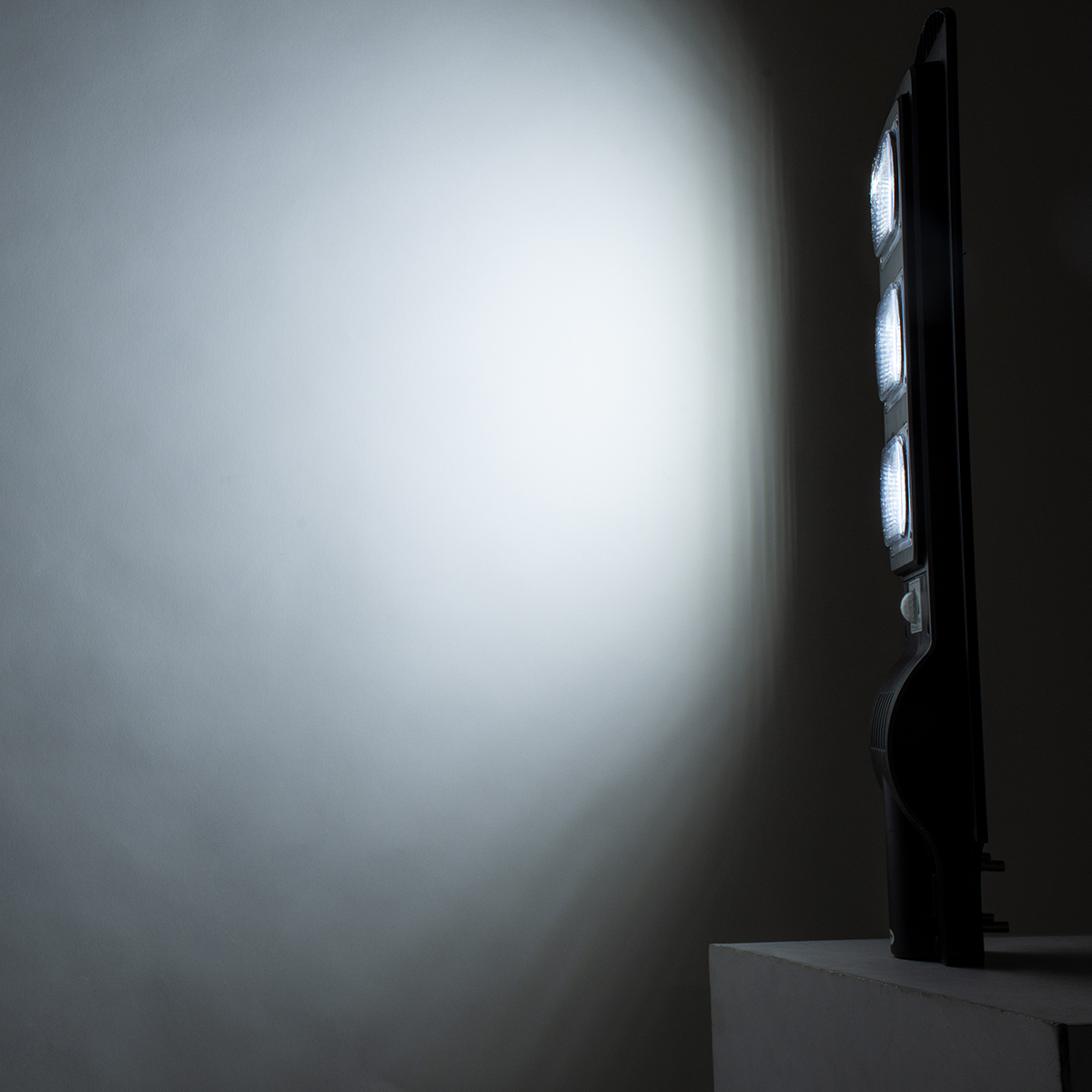 GloboStar® STREETA 85343 Professional LED Solar Street Light Αυτόνομο Ηλιακό Φωτιστικό Δρόμου 90W 900lm 144 x LED SMD 5730 με Ενσωματωμένο Φωτοβολταϊκό Panel 6V 12W & Επαναφορτιζόμενη Μπαταρία Li-ion 3.2V 12000mAh με Αισθητήρα Ημέρας-Νύχτας & PIR Αισθητήρα Κίνησης - Αδιάβροχο IP65 - Ψυχρό Λευκό 6000K - Μ24 x Π6 x Υ63cm - 2 Years Warranty - Image 8