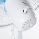 GloboStar® SOLARA-FAN 85355 Solar Fan Αυτόνομος Ηλιακός Επιδαπέδιος Ανεμιστήρας 25W 2 Λειτουργιών Ρεύματος με AC 220-240V ή με Φωτοβολταϊκό Panel 9V 12W & Επαναφορτιζόμενη Μπαταρία Li-ion 7.4V 4400mAh - 3 Ταχύτητες - Ενσωματωμένο USB 2.0 Charger Συσκευών - IP20 - Μ44 x Π37.5 x Υ132cm - Λευκό & Μπλε - 2 Years Warranty - Image 6