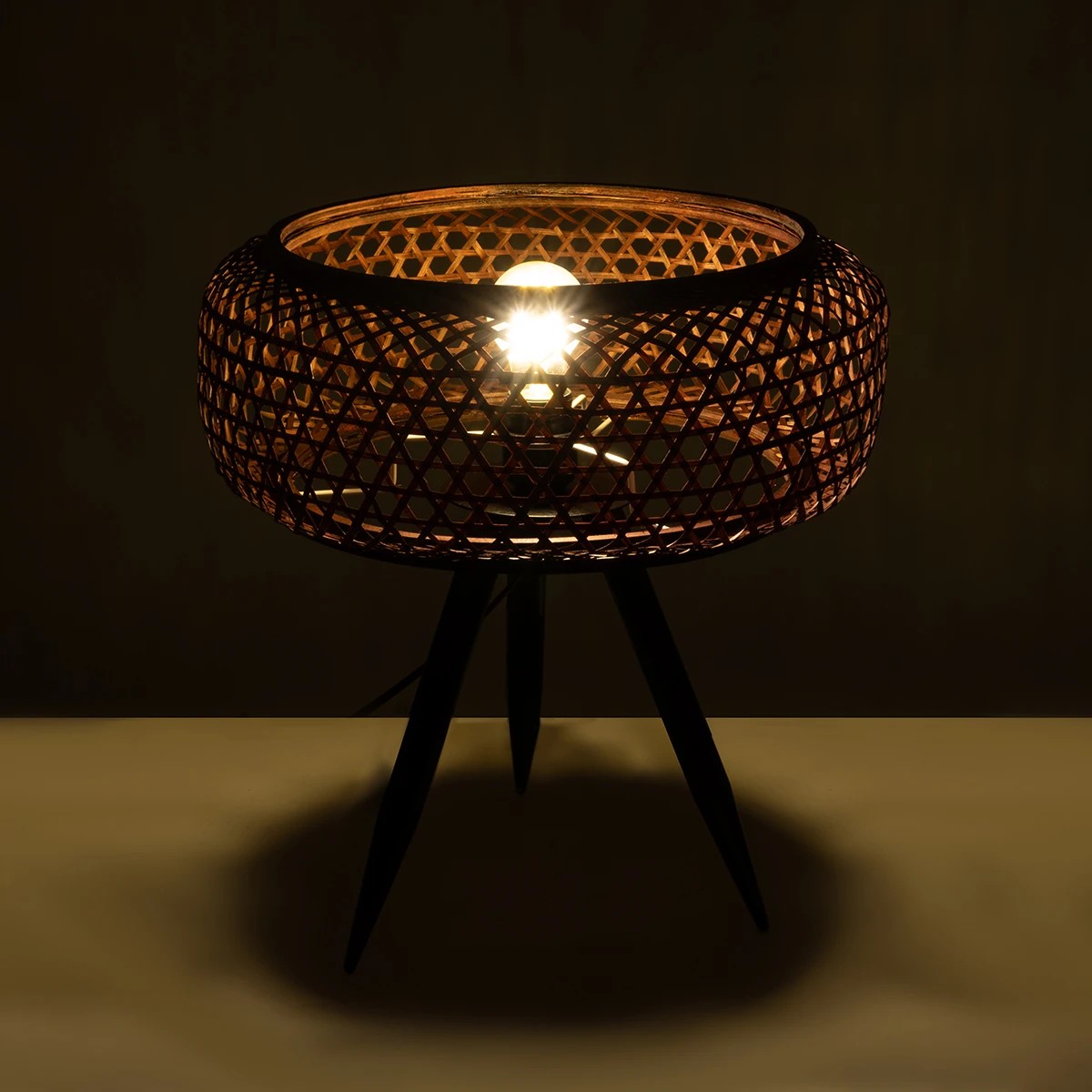 GloboStar® ZORION 999-0040 Vintage Επιτραπέζιο Φωτιστικό Πορτατίφ Μονόφωτο 1 x E27 IP20 Καφέ Ξύλο με Μαύρο Μέταλλο - Μ40 x Π40 x Υ43.5cm