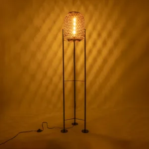 GloboStar® CURACAO 999-0041 Μοντέρνο Επιδαπέδιο Φωτιστικό Μονόφωτο 1 x E27 IP20 Μαύρο Μέταλλο με Καφέ Ξύλο - Μ30 x Π30 x Υ165cm