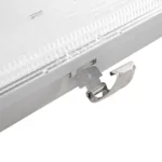 GLOBOSTAR® VIGAS 999-0250 Γραμμικό Βιομηχανικό Φωτιστικό Σκαφάκι Tri-Proof με Μεταλλικά Clips για 2 x Λάμπες T8 G13 90cm Τύπου Φθορίου LED Τροφοδοσίας Ενός Άκρου 120° AC 220-240V Αδιάβροχο IP65 - Γκρι με Διάφανο Κάλυμμα Πλαστικό PC - Μ100 x Π15 x Υ10cm - Image 6
