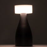 GloboStar® DOLLY 76468 Μοντέρνο Επιτραπέζιο Φωτιστικό Πορτατίφ LED 1.5W 105lm 120° DC 5V Επαναφορτιζόμενο με Μπαταρία Li-ion 1800mAh - Διακόπτη Αφής με 3 Εναλλαγές Φωτισμού CCT Θερμό - Φυσικό - Ψυχρό 1500K - 4500K - 6000K Dimmable - D9 x 21cm - Ασημί - Image 9