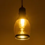 GLOBOSTAR® OLIVER 999-0188 Vintage Κρεμαστό Φωτιστικό Οροφής με Ντουί 1 x E27 AC 220-240V IP20 - Μελί & Μαύρο - Μ14 x Π14 x Υ30cm